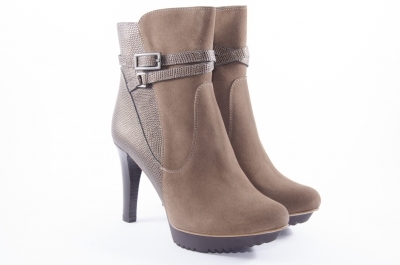 Thick heel alligator ankle boots