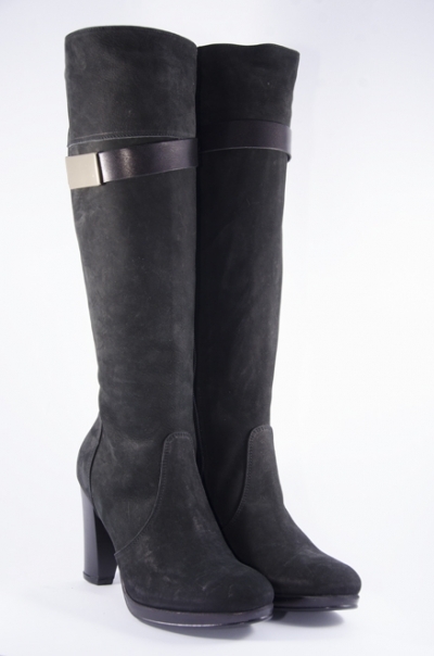 Thick heel boots with leather belt and golden decoration
