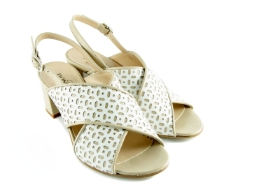 Pefrorated block leather sandals
