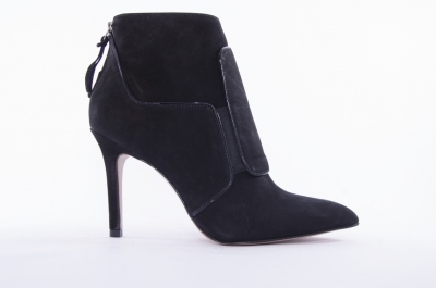 Pointed suede ankle boots