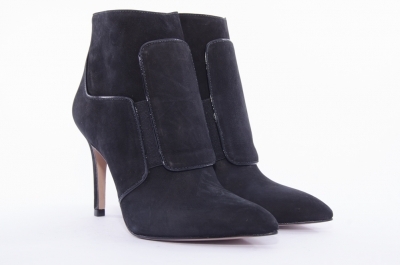Pointed suede ankle boots