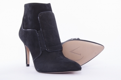Pointed suede ankle boots