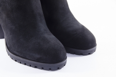 Black boots from leather and suede