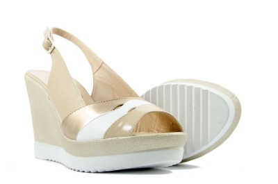 Beige wedges with gold finishing