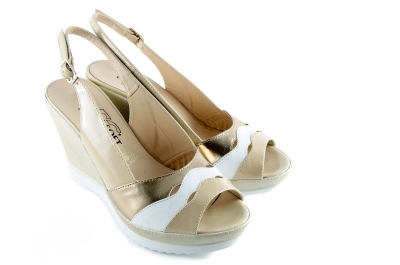 Beige wedges with gold finishing