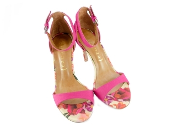Pink elegant sandals