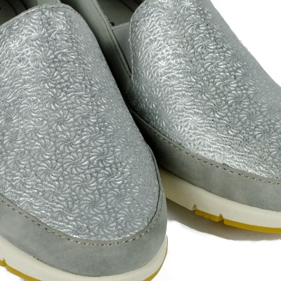 Дамски сребърни спортни обувки