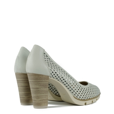 Дамски бели обувки