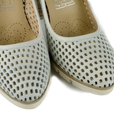 Дамски бели обувки