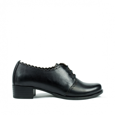 Black shoes Woz