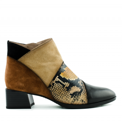 Brown ankle boots Hispanitas